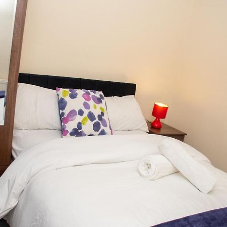 Royale Green View House- Free Parking, Wifi, Perfect For Contractors And Holiday Northampton Eksteriør bilde