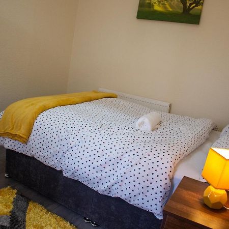 Royale Green View House- Free Parking, Wifi, Perfect For Contractors And Holiday Northampton Eksteriør bilde