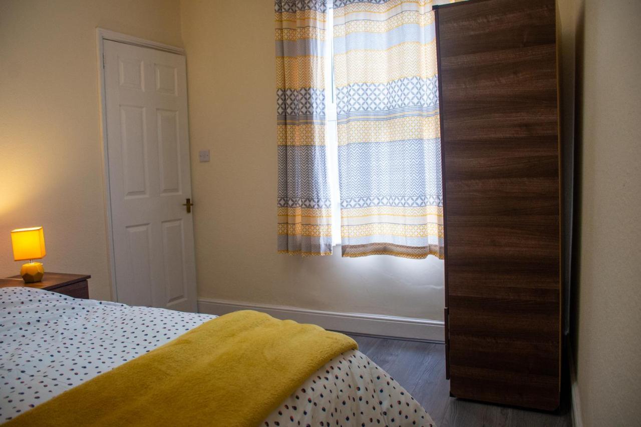 Royale Green View House- Free Parking, Wifi, Perfect For Contractors And Holiday Northampton Eksteriør bilde