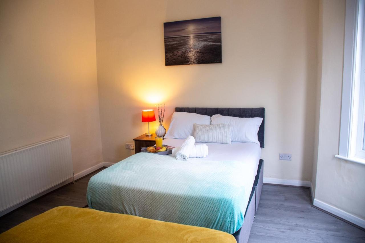 Royale Green View House- Free Parking, Wifi, Perfect For Contractors And Holiday Northampton Eksteriør bilde