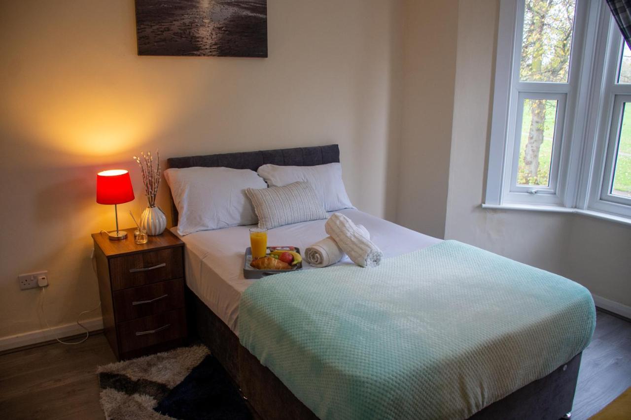 Royale Green View House- Free Parking, Wifi, Perfect For Contractors And Holiday Northampton Eksteriør bilde