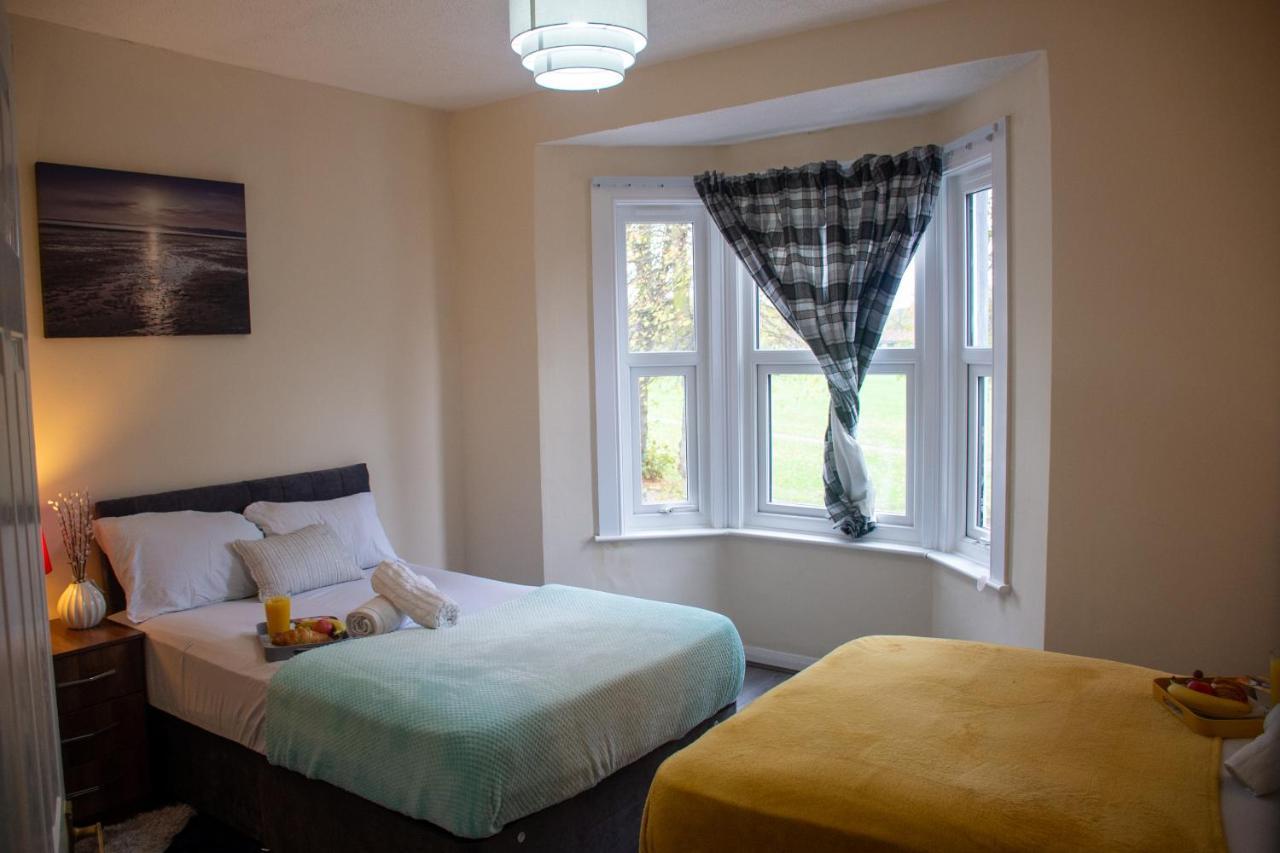 Royale Green View House- Free Parking, Wifi, Perfect For Contractors And Holiday Northampton Eksteriør bilde