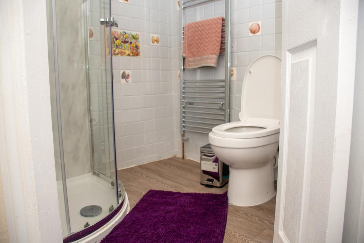 Royale Green View House- Free Parking, Wifi, Perfect For Contractors And Holiday Northampton Eksteriør bilde