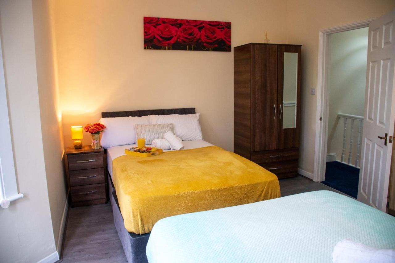 Royale Green View House- Free Parking, Wifi, Perfect For Contractors And Holiday Northampton Eksteriør bilde